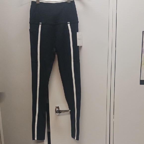 Beyond Yoga Black Leggings with White Accents - Picture 1 of 3